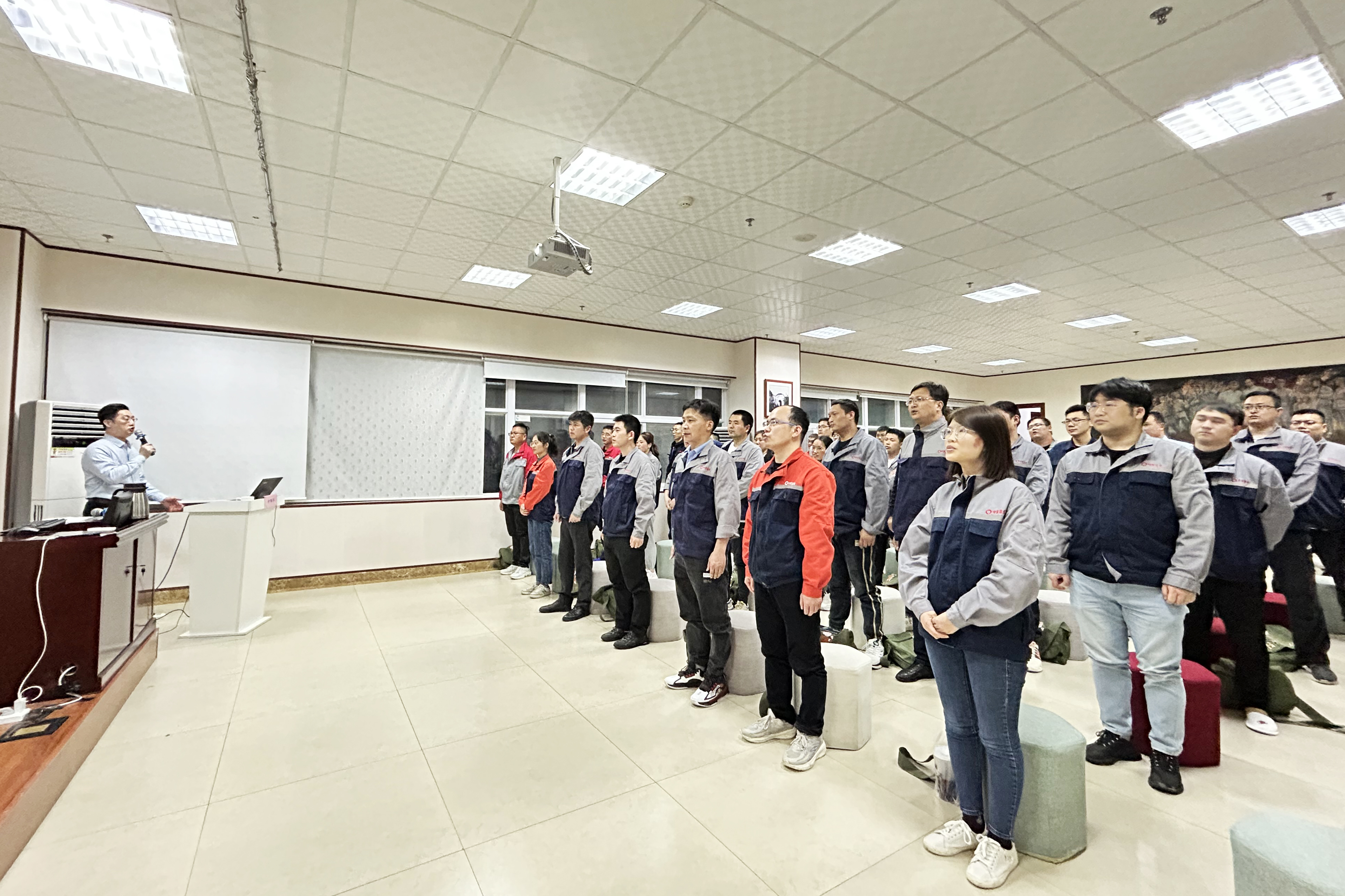202304191419541681885194130471.jpg 红歌教学 (1).JPG